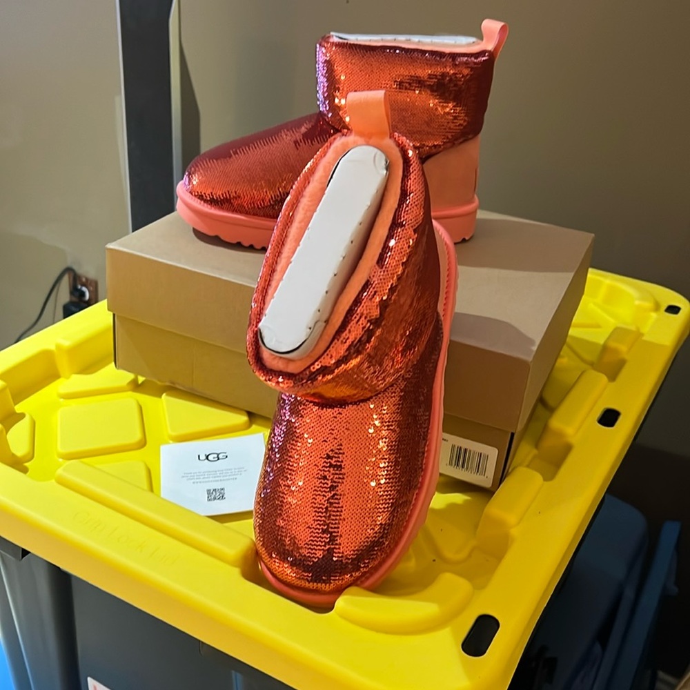 UGG Classic Mini Mirror Ball Boots in Starfish Color NEW Sz 7